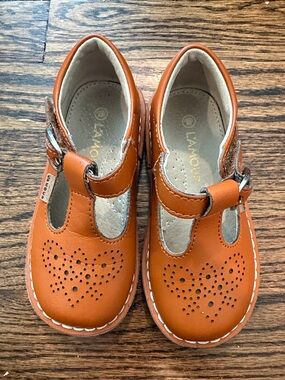 L'Amour brownish T-Strap Heart-Perforated Kids Dress Shoes